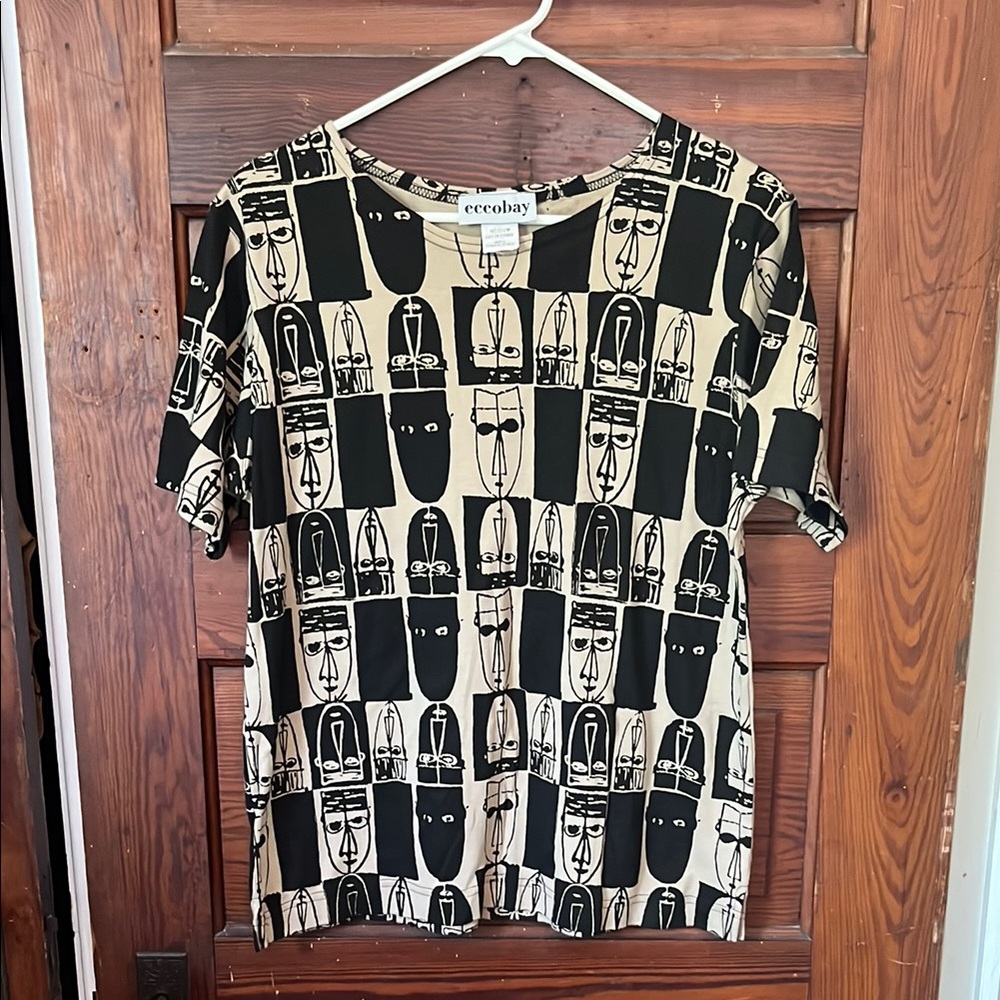 Eccobay faces tee size M